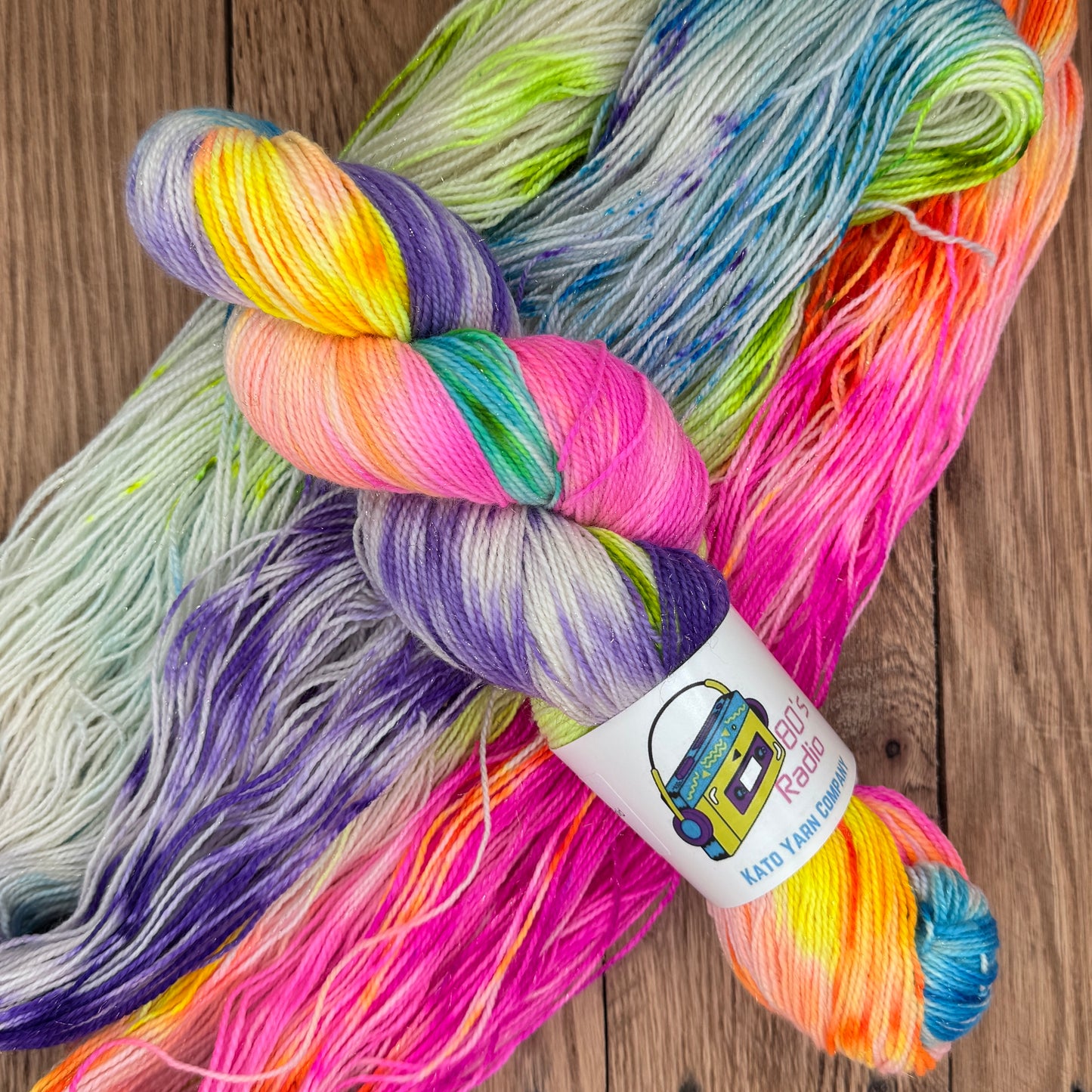 MTV  - Gold Sparkle Fingering