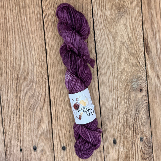 Aubergine white spot - DK Weight 50